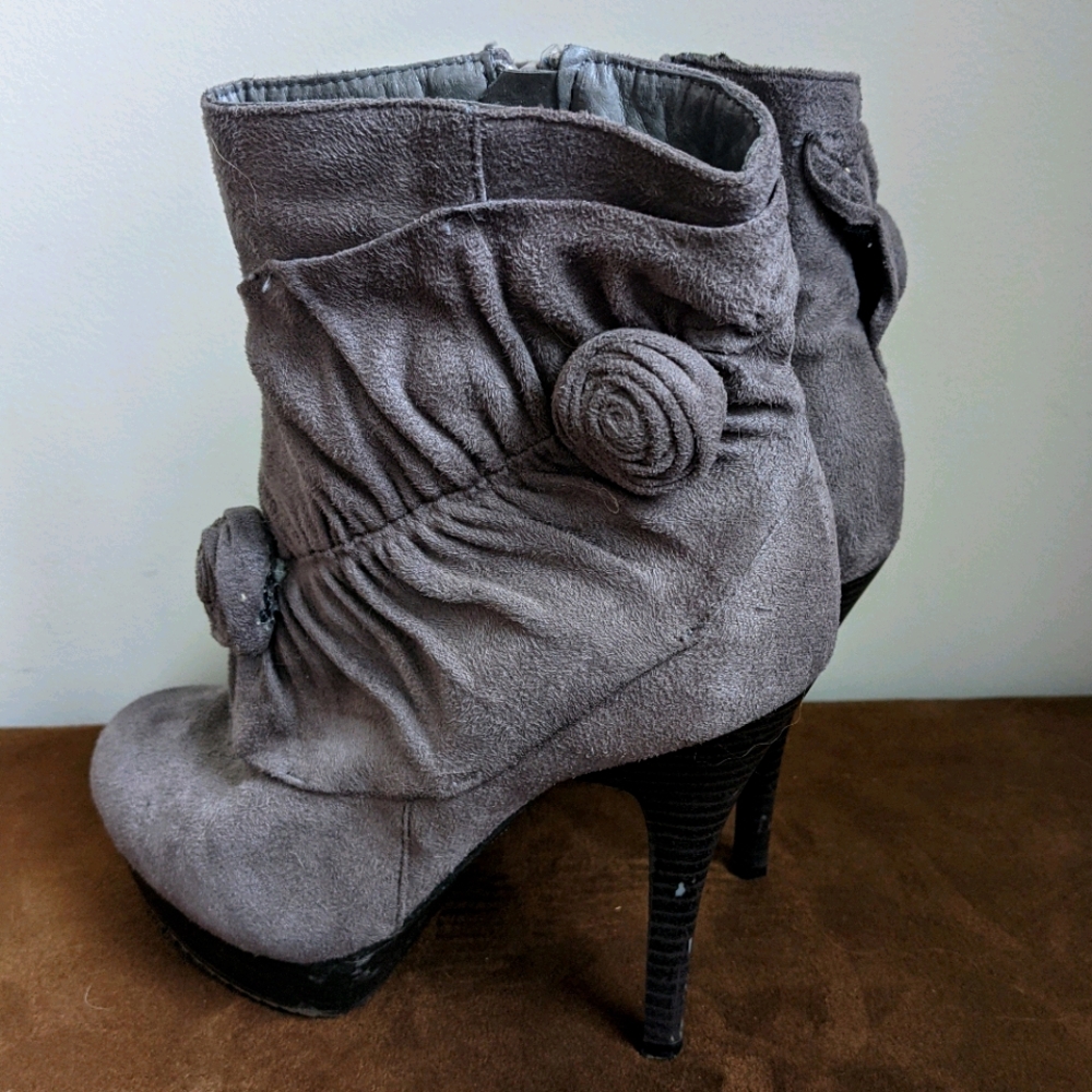 🔥LAST CHANCE - DONATING Sept 4/22🔥 Reign Pump Heel Booties, size 7 - Picture 1 of 6